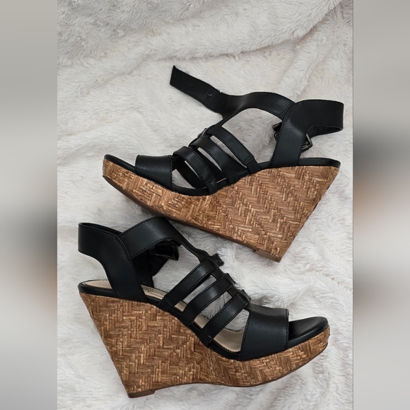 Jessica Simpson Size 6 1/2 Black Wedge Sandal - Picture 1 of 7